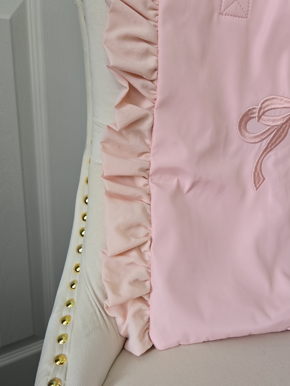 Durable Bow-Embroidered Ruffle Tote In Soft PInk, NWOT - Picture 4 of 14